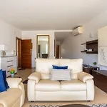 Exquisite 2-bedroom Seafront In Spinola Bay شقة *