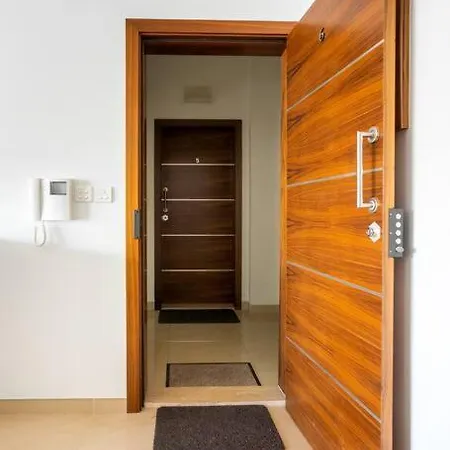 Exquisite 2-bedroom Seafront In Spinola Bay