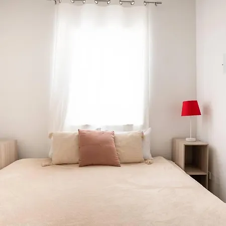 Exquisite 2-bedroom Seafront In Spinola Bay شقة
