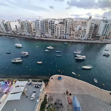 Appartement Exquisite 2-bedroom Seafront In Spinola Bay