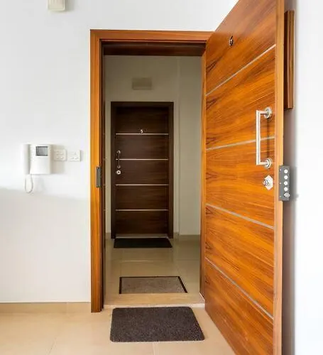 Exquisite 2-bedroom Seafront In Spinola Bay