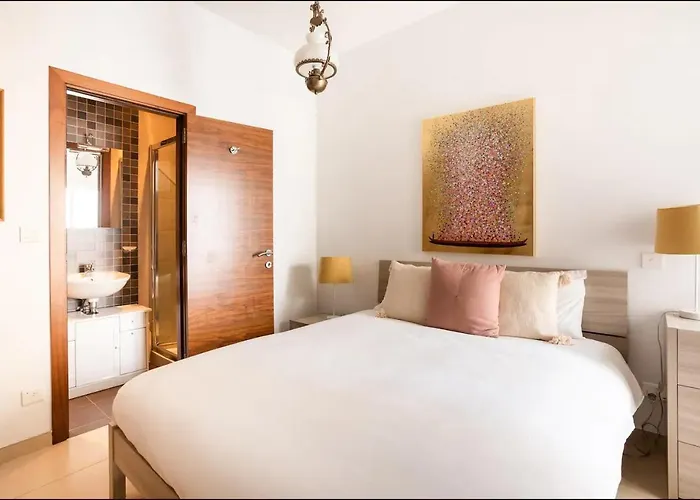 Exquisite 2-bedroom Seafront In Spinola Bay St. Julian's